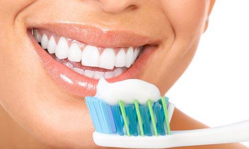 اشتباهات رایج در مسواک زدن